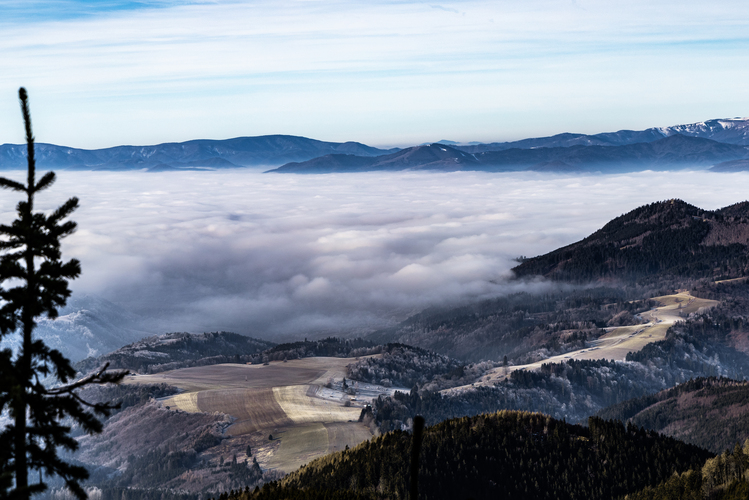 Výhľad z Hrbu - geografického stredu Slovenska