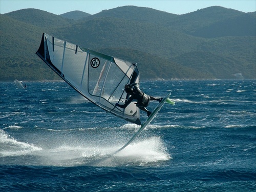 windsurfing