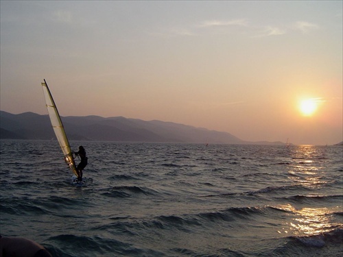 windsurfing