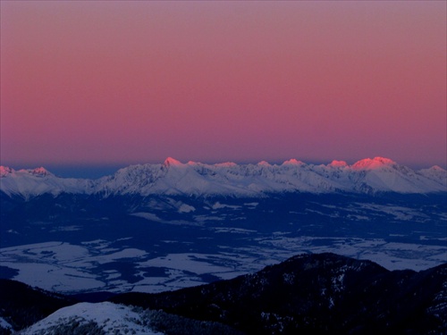 Vysoké Tatry v zapadajúcom slnku