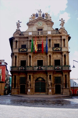 Camino de Santiago (6)Radnica v meste Pamplona