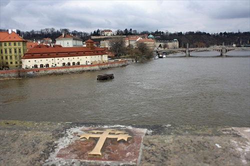 Bez názvu