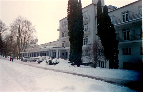 pred hotelom Palace