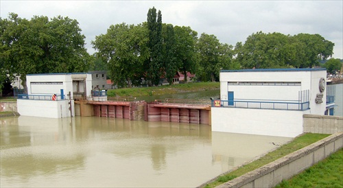 brána je zatvorená