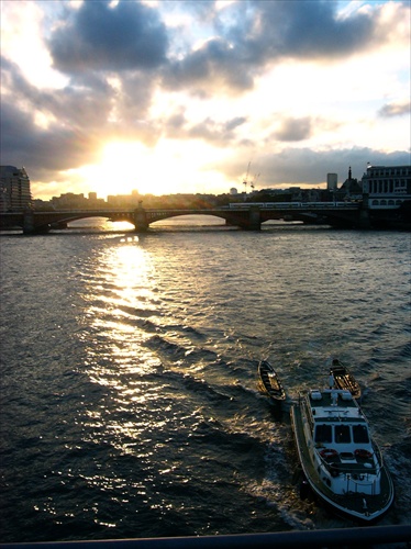 river thames