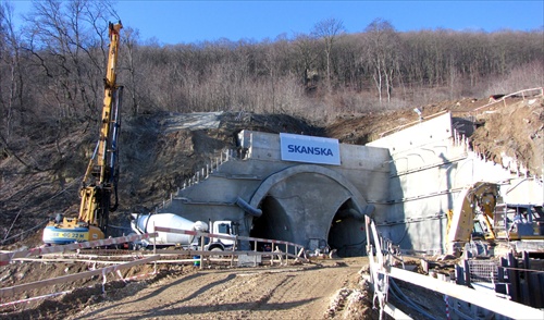 ako sa buduje železničný tunel Turecký vrch