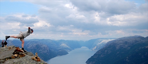 panoráma, pohľad na Lysefjord, cca 650 m.n.v.