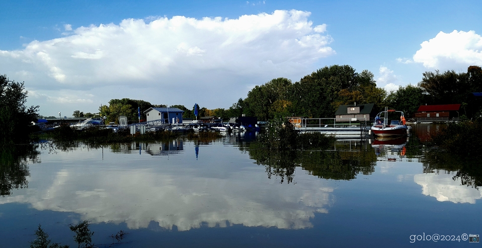 . Zrkadlo záplav .