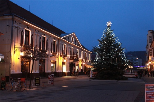 Večer na námestí - Piešťany 12.11