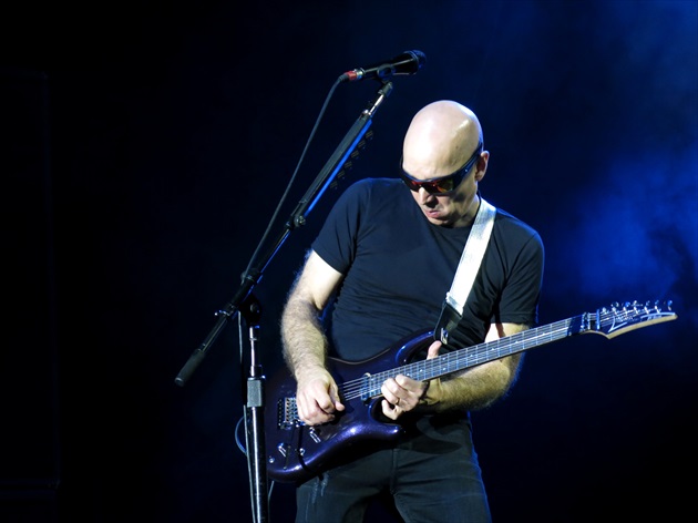 JOE SATRIANI 4.