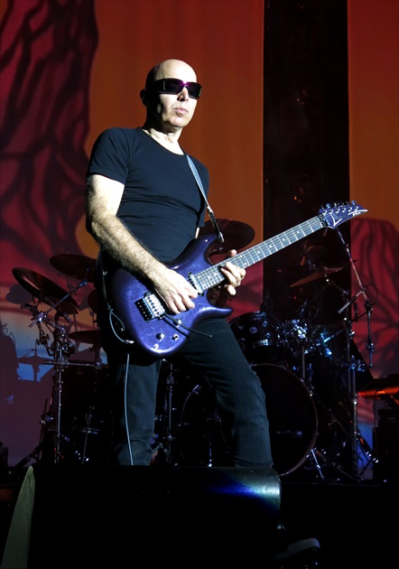 JOE SATRIANI 7.