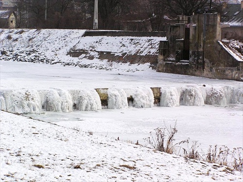 február 2006