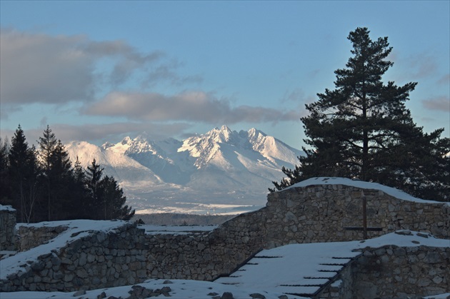 Kláštorisko- pohľad na Vysoké Tatry