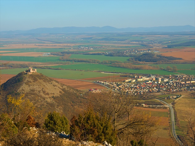 Cez  Zádielsku  planinu  na Turniansky  hrad