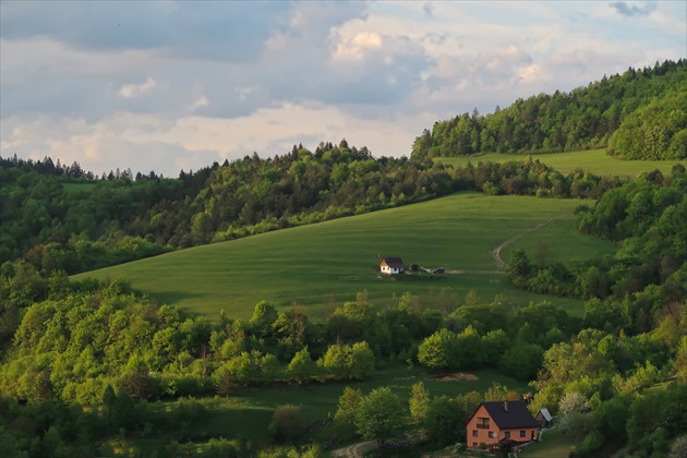 Podvečer nad Záskalím