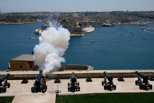 Saluting Battery