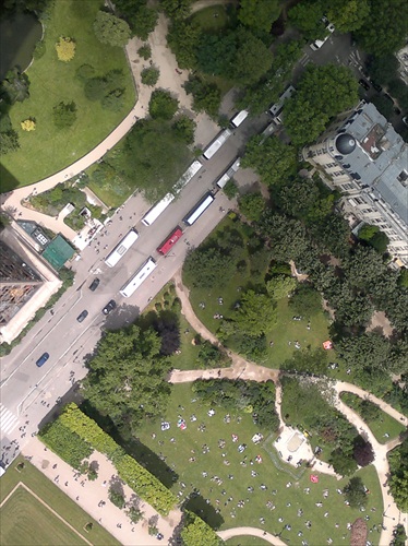 Pohľad na zem z Eiffel Tower