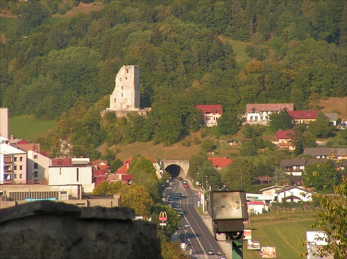 hrad vo svojej plnej kráse