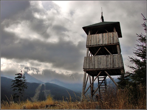 Turistická rozhľadňa na Ostredku (1167m.n)