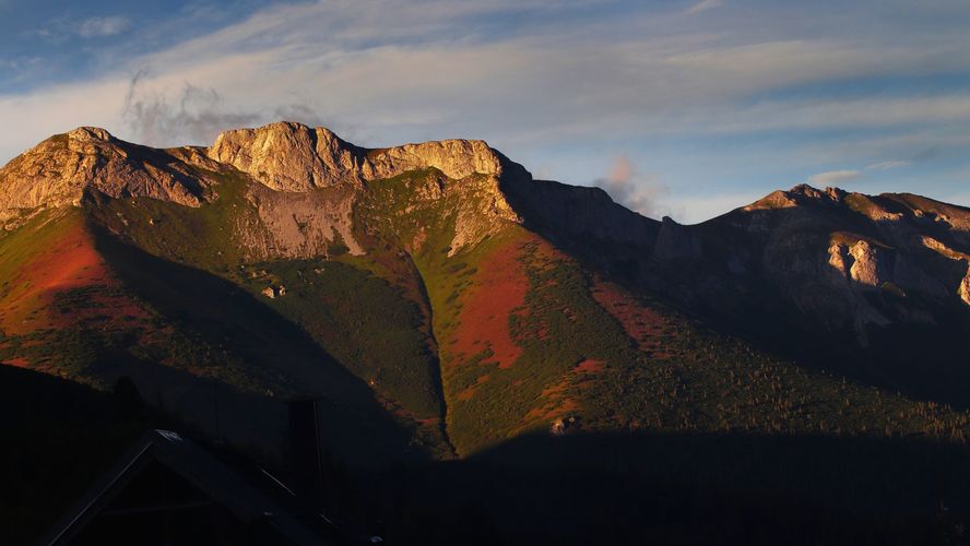 Belianske Tatry v zapadajúcich lúčoch