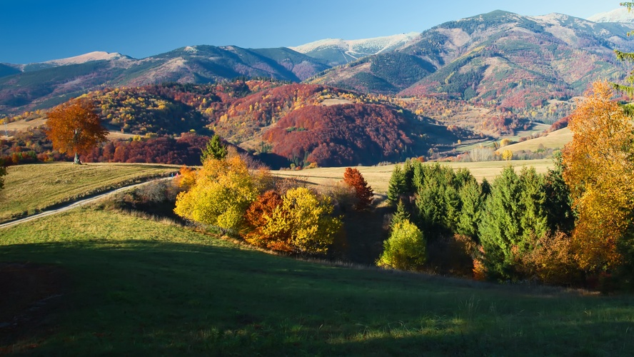 jesenná panoráma Nízkych Tatier (Pohanské, jeseň 2021)