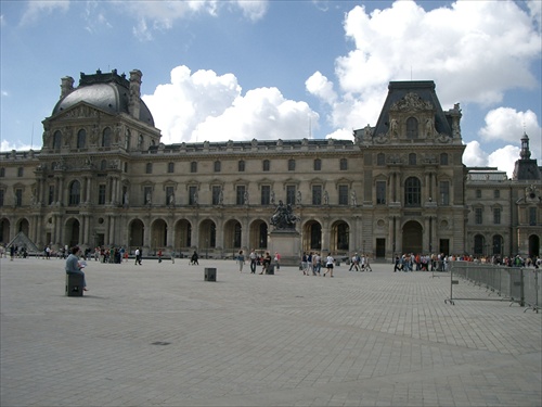 Paris, Louvre