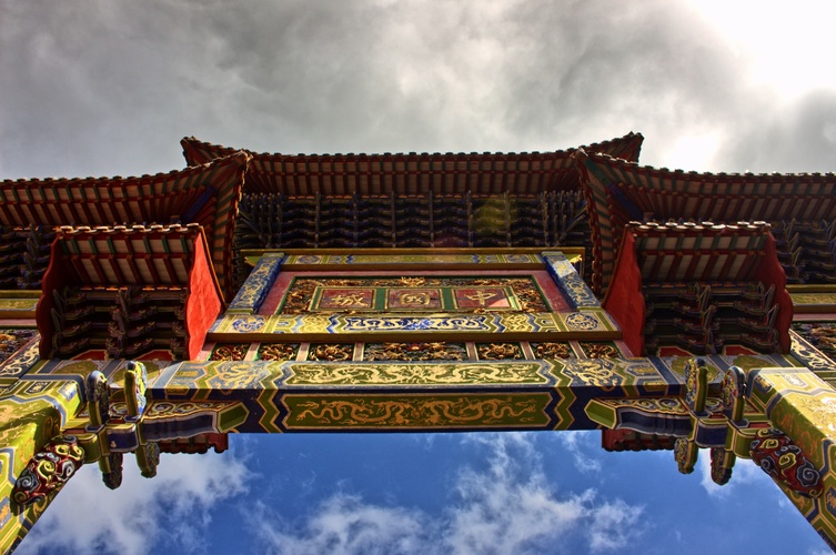 Chinese gate