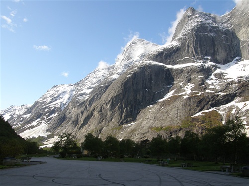 horolezecka stena Trollvegen