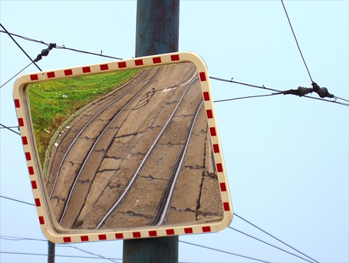 Zrkadielko, ktorá koľajnica je najkrajšia ?