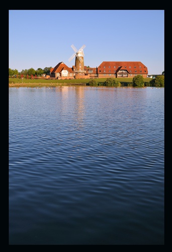 svitanie na Caldecotte Lake