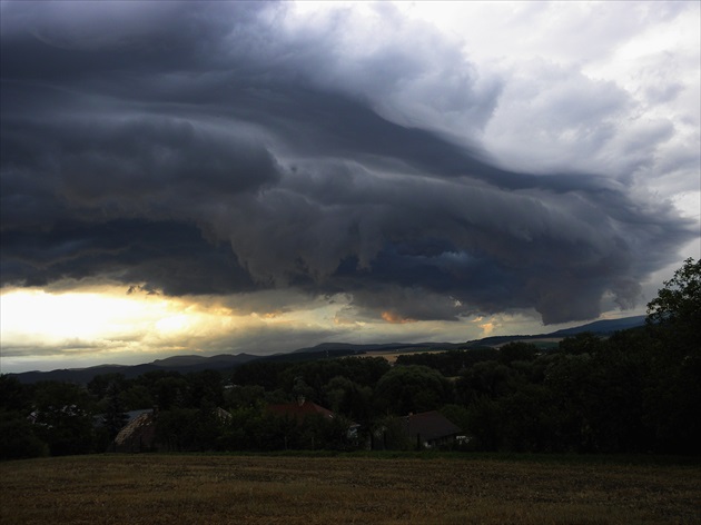 ženúce sa mraky II.