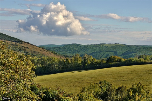 Oblak a krajina.