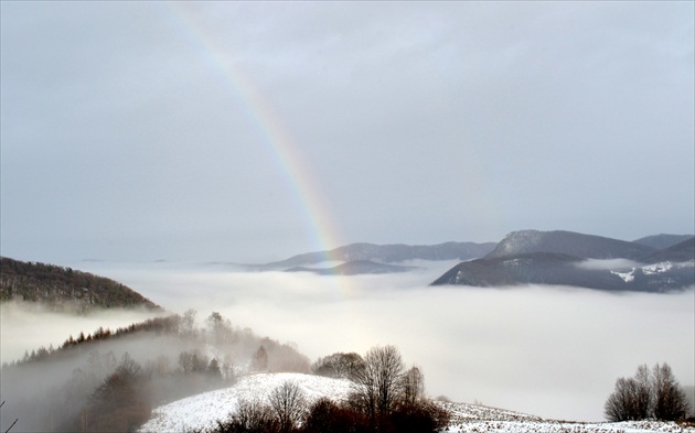 dúha nad hmlou