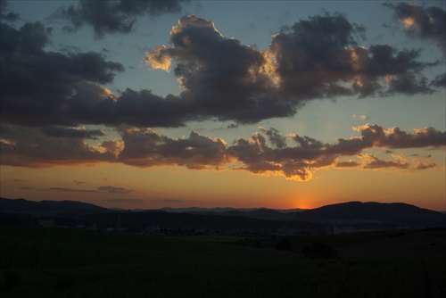 Prichádza noc...