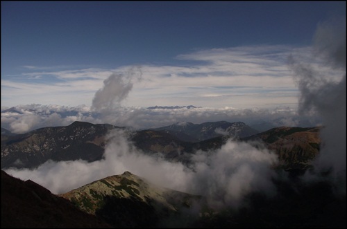 Nízke Tatry,v pozadí Vysoké .