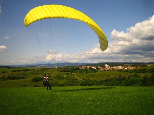 PARAGLIDING