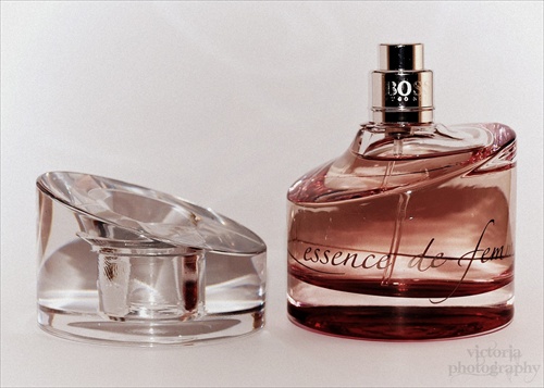 essence de femme by HUGO BOSS