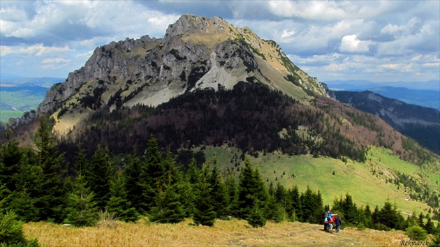 Turisti pod Rozsutcom