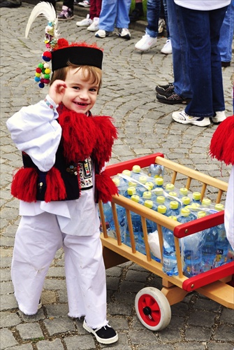 Folklórny pozdrav ...