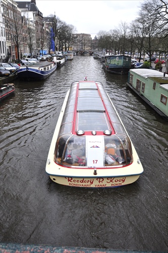 Kanál v Amsterdame...