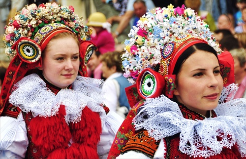 Krása mladosti a krojov...