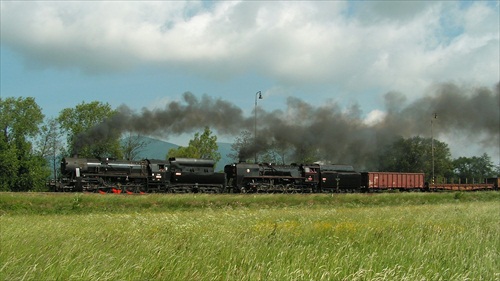 Mazutka a Štoker (555.3008 + 556.036 )