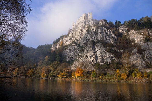 Strečno v jeseni