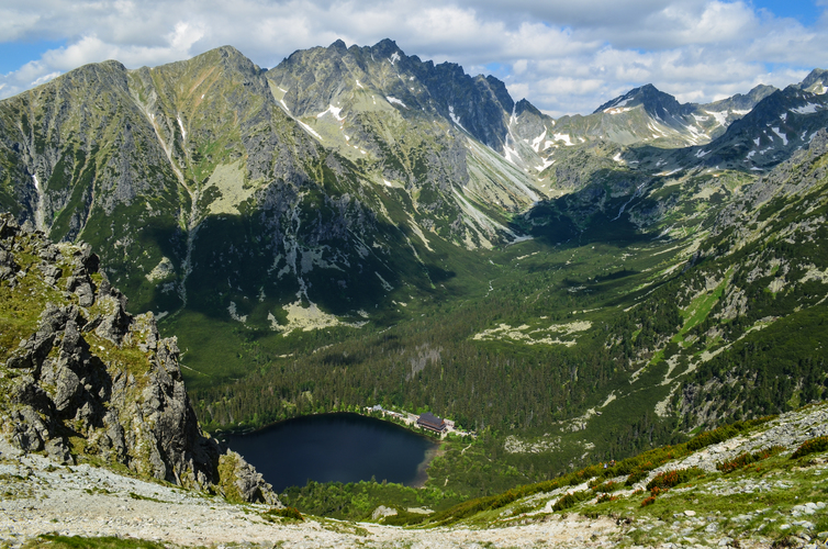 Popradské pleso zo sedla pod Ostrvou.