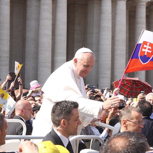 Sv.Otec František fandí