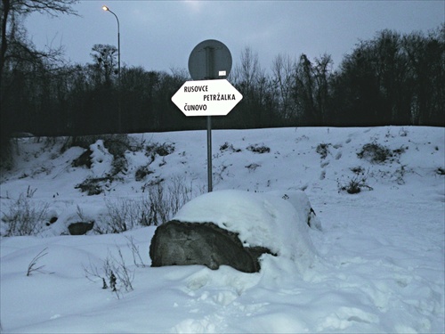 smerovník na hrádzi