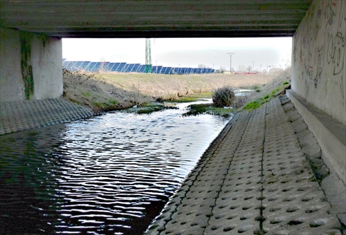 podhľad na solárnu elektráreň