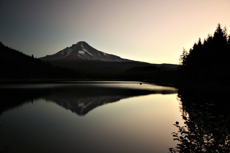 Mount Hood ( 3,429m )...