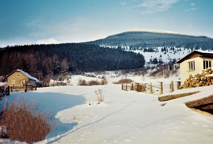  Pohľad na Kráľovu hoľu...  Sobota, 22. decembra 1990 - I.