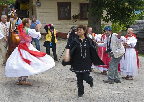 Veselica vo Vlkolinci